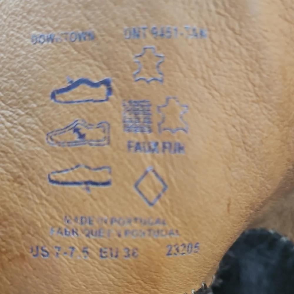 Taos Footwear Tan Leather Ankle‎ Boots